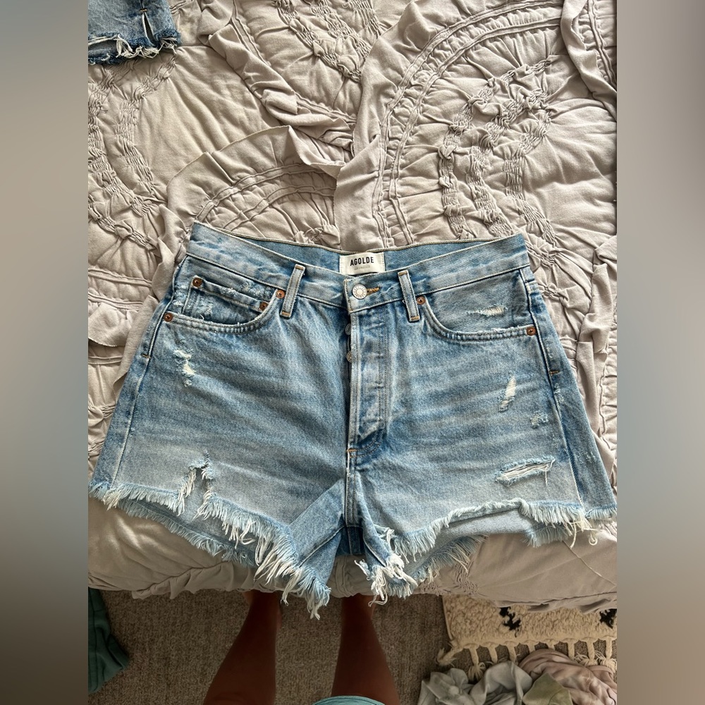 AGOLDE women’s Parker denim shorts size 27.